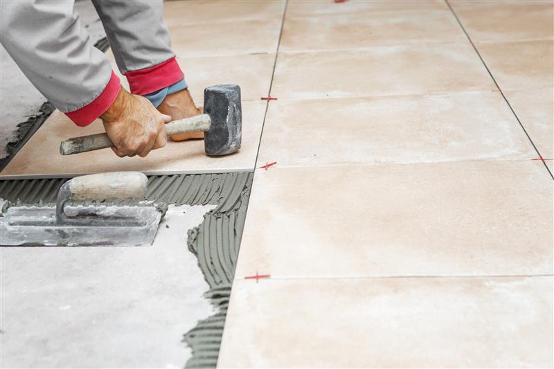 How to choose a tile glue that ensures durable flooring installation