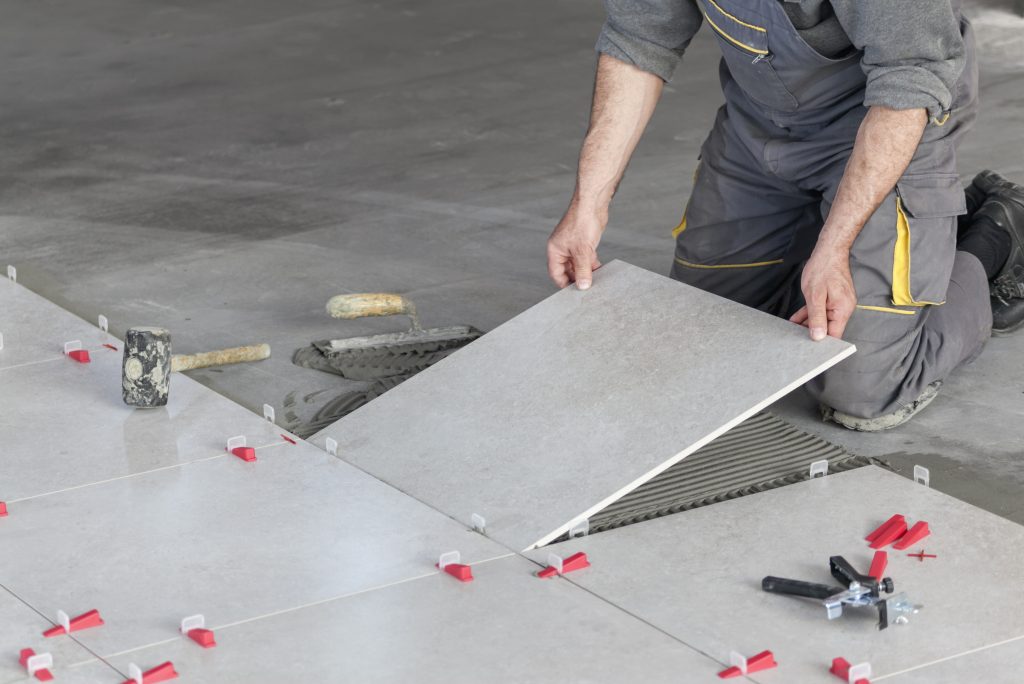 How to select tiles for the living room and why you shouldn’t rely on tile cement
