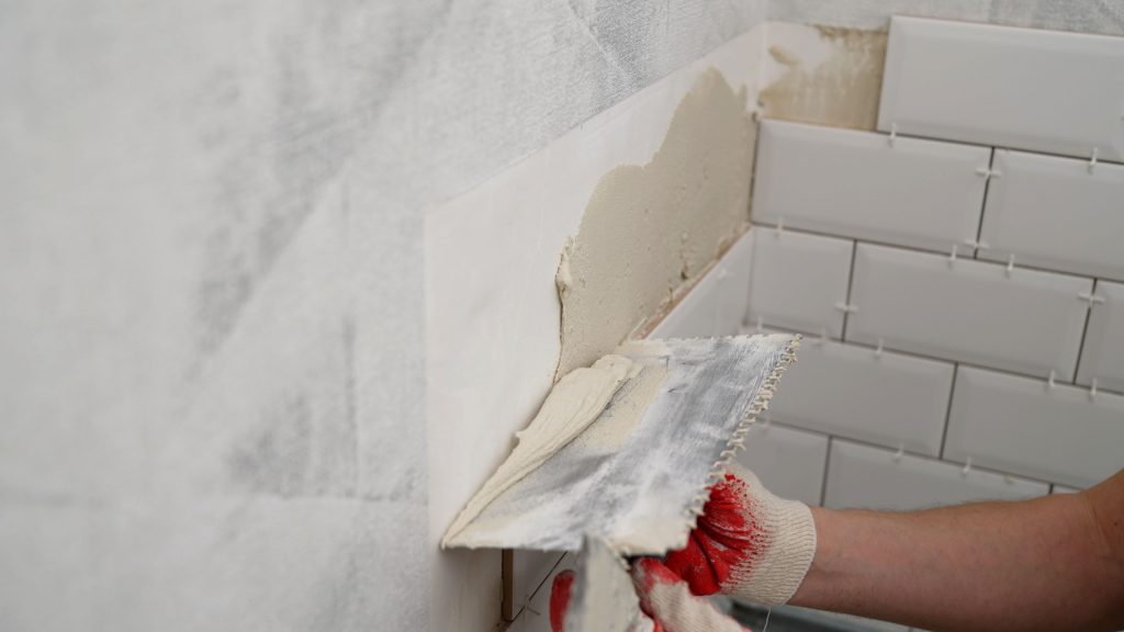 4 important things to know before using tile fixing glue